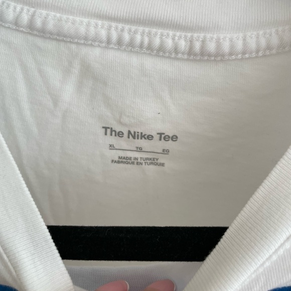 Nike Tee - Picture 2 of 3